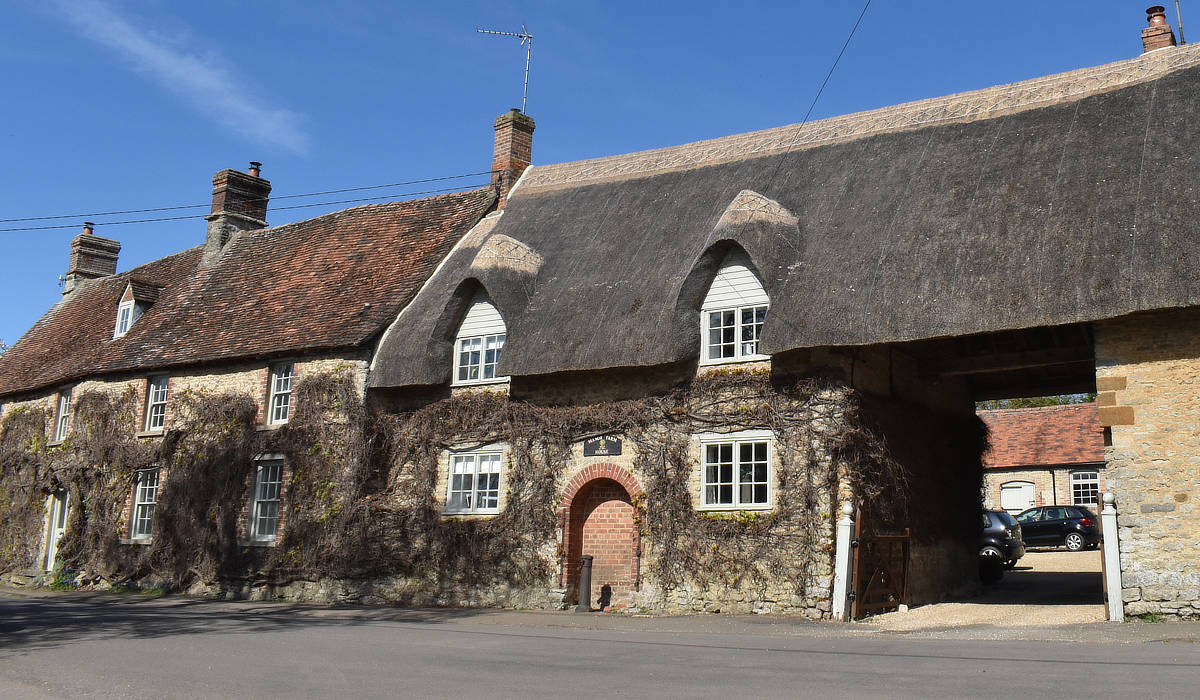 Thatched cottage renovation Oxfordshire